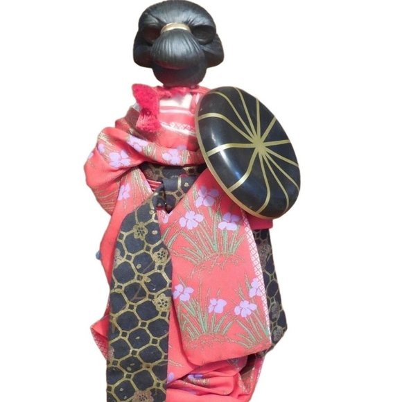 Avon International Doll Figurine  1990 "Masako from Japan" with Stand - Picture 6 of 12